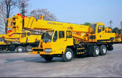 Автокран 25 т XCMG QY25E