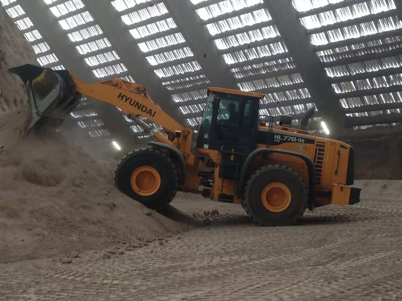 Фронтальный погрузчик Hyundai HL770-9S