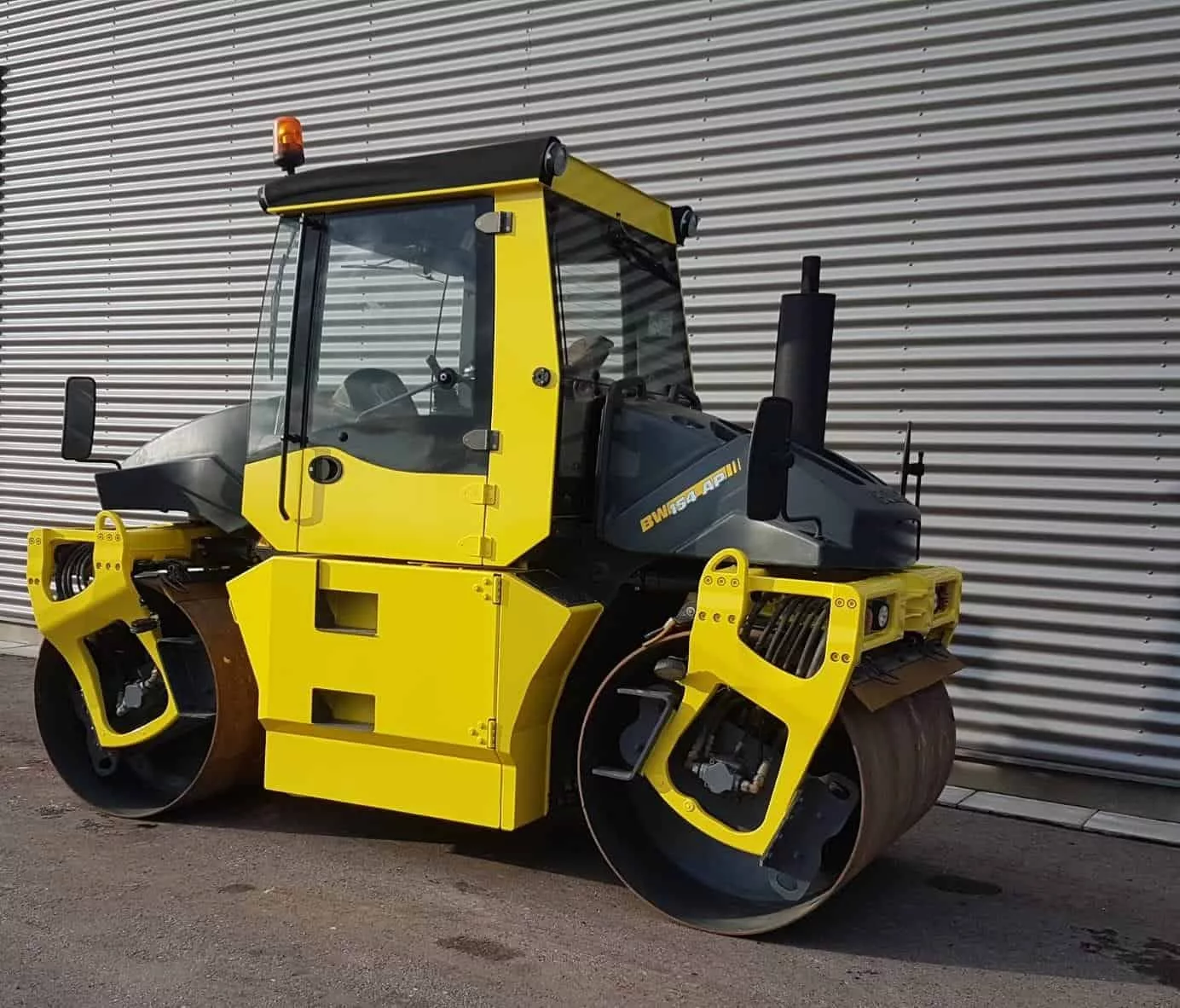 Каток Bomag BW 154 AP-4 дорожный 7,3 т