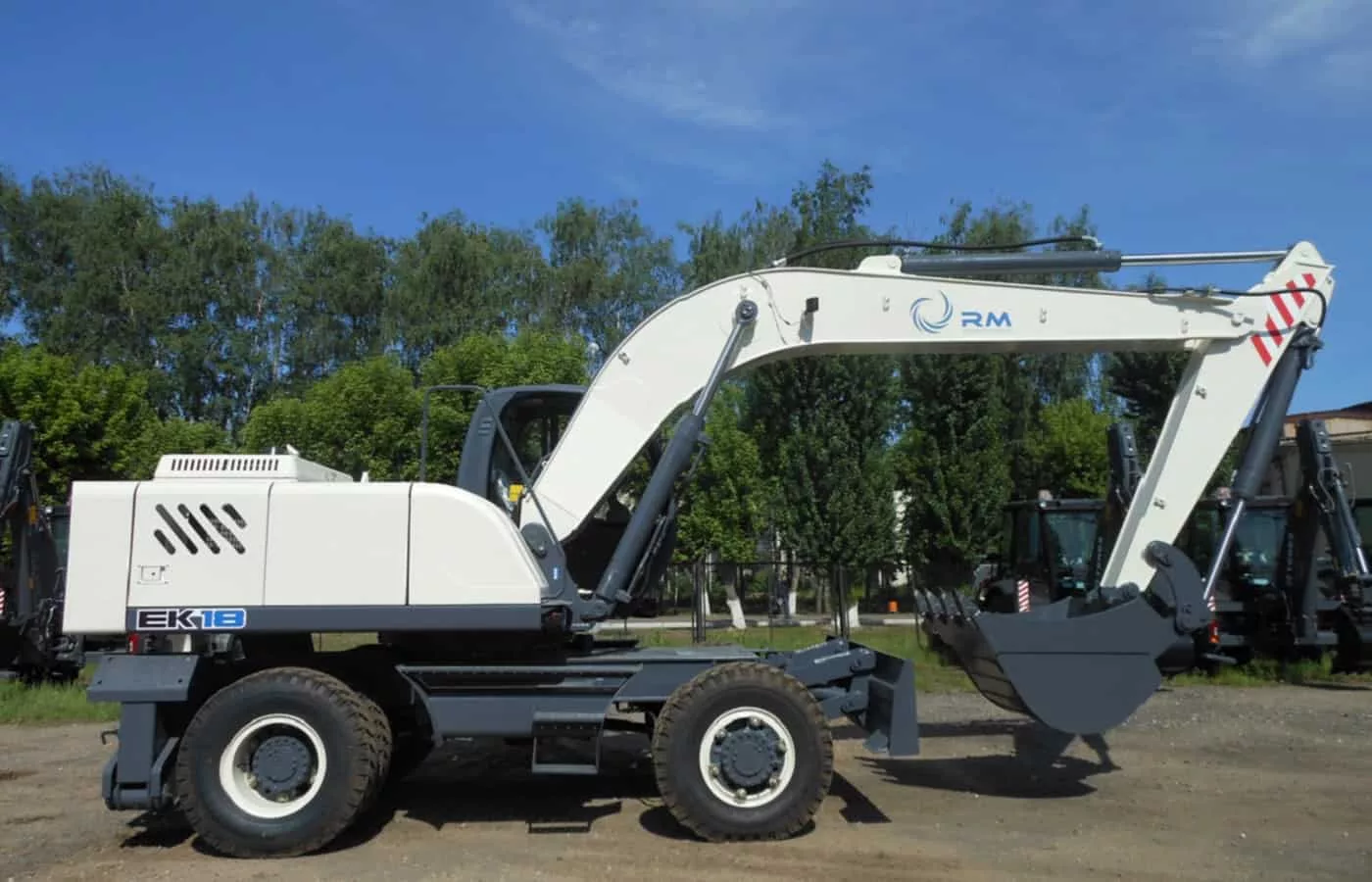 Колёсный экскаватор Terex EK-18