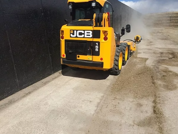 Мини-погрузчик JCB 155