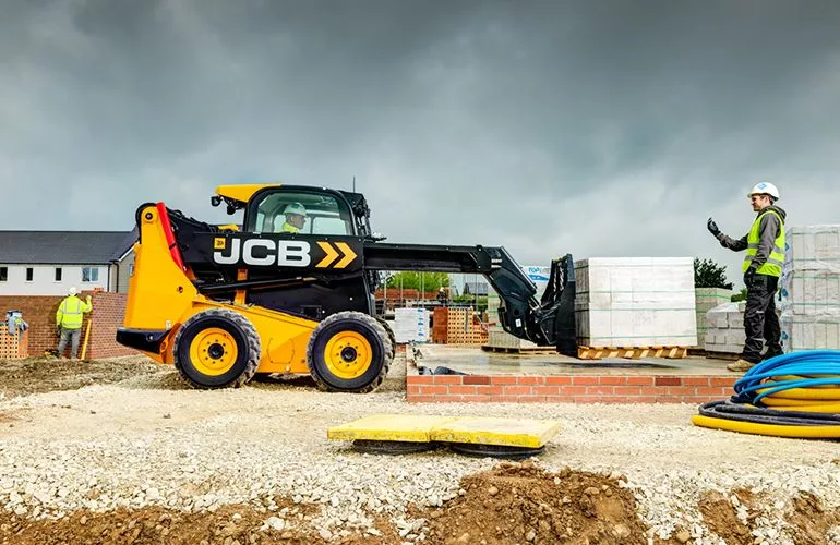 Мини-погрузчик JCB Teleskid 3TS-8W