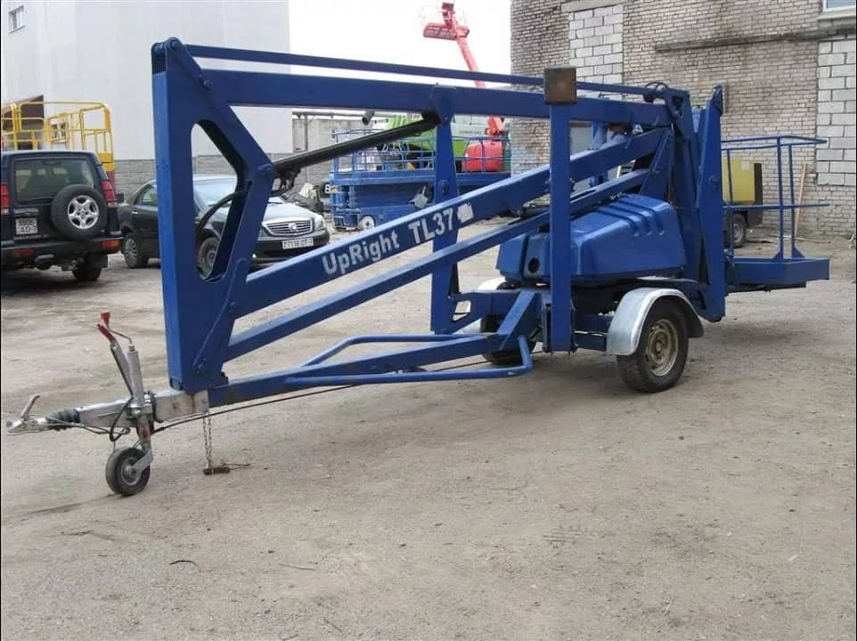 Прицепной подъёмник UpRight TL37