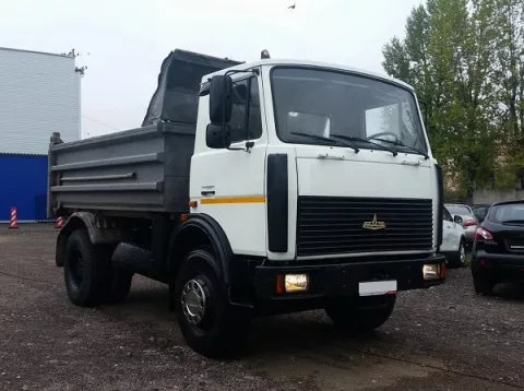 Самосвал МАЗ 5551