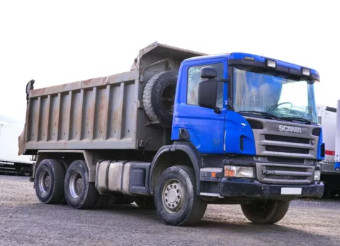 Самосвал Scania P380CB 6×4