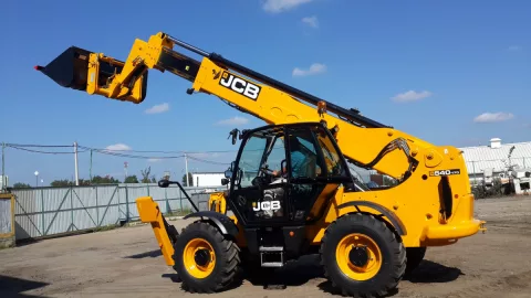 Телескопический погрузчик 16,7 м JCB 540-170