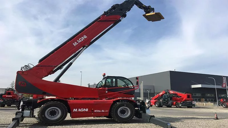 Телескопический погрузчик 45,6 м MAGNI RTH 6.46 SH