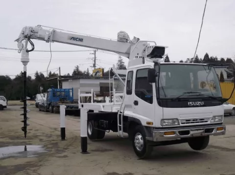 Ямобур Aichi на базе Isuzu