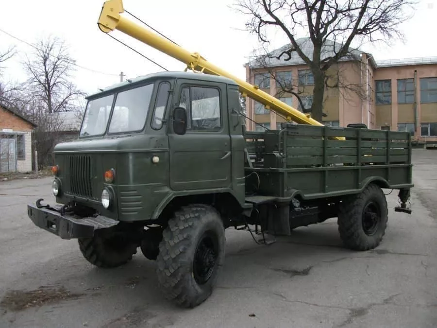 Ямобур БМ-302 на базе ГАЗ-66